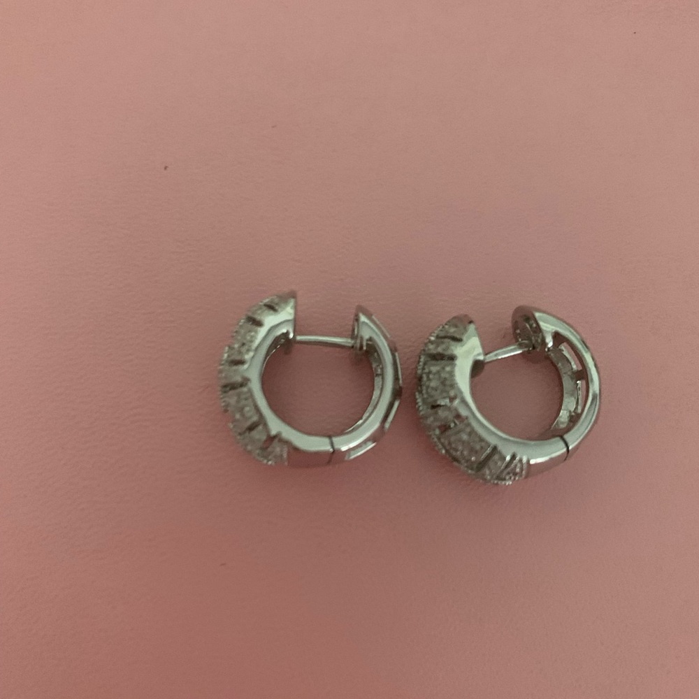 Sterling Silver Huggie Earrings Gorgeous - Picture 2 of 7
